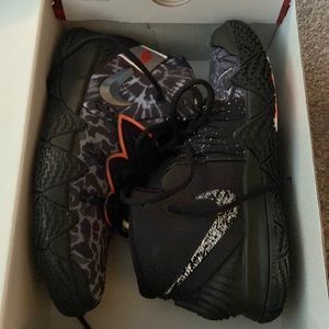 Brand new never worn kyrie basketball shoes